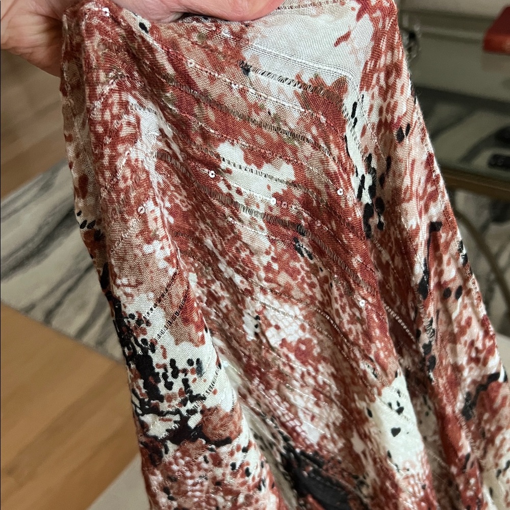 Abstract Patterned Scarf - Picture 3 of 3